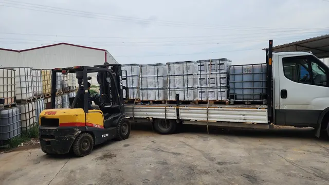 IBC tank loading